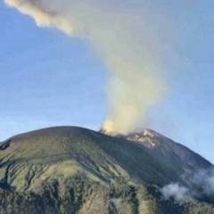 Indonesia-a Mt. Marapi kang inphuh chhuak vangin hiker 11 thi
